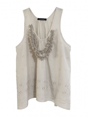 LEMION EMBROIDERY TOP